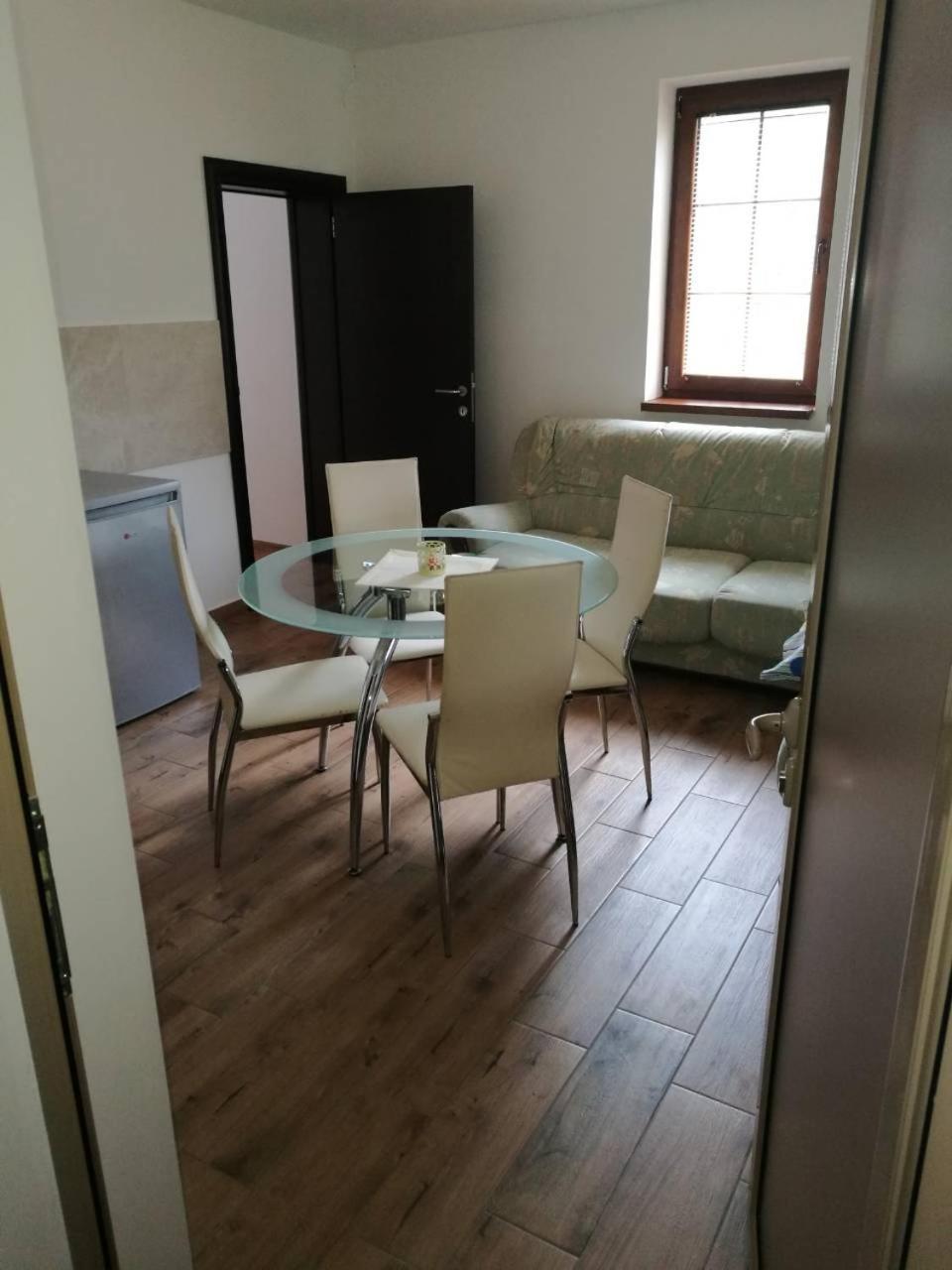 Apartmani Gmitrovic 르탄 외부 사진